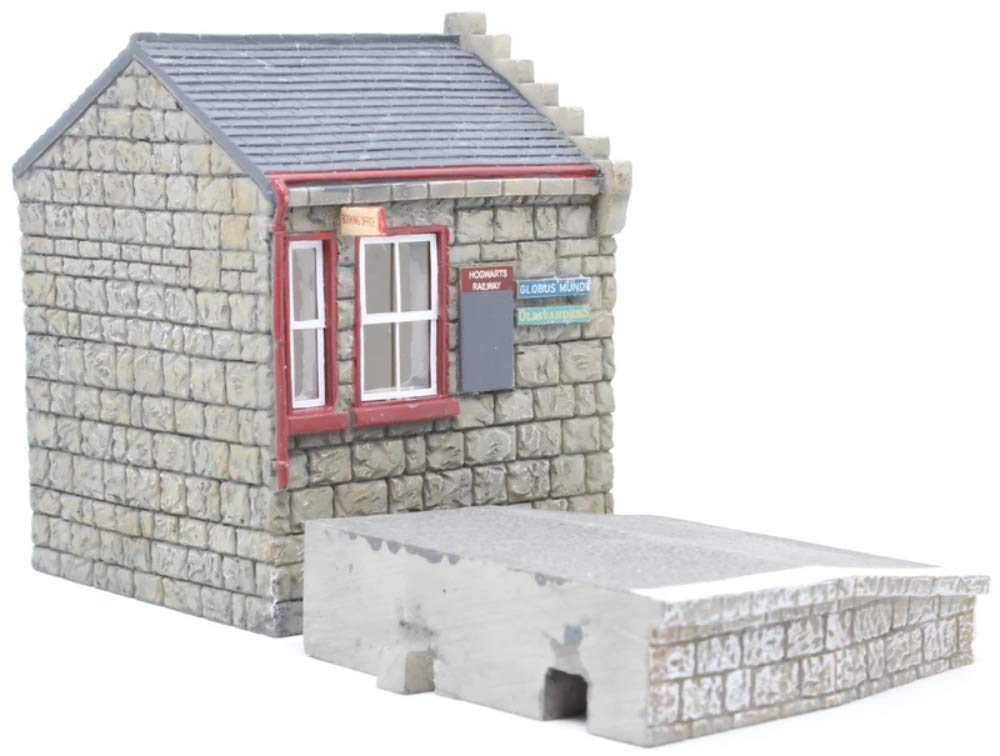 Hornby R7232 Hogsmeade Station Booking Hall Resin Building, Multi Colour