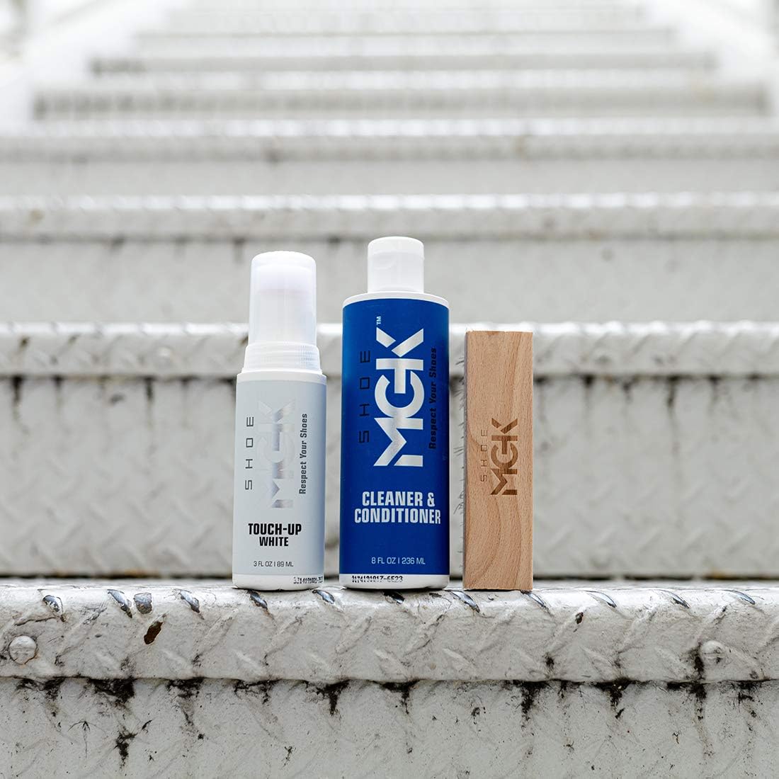 shoe mgk touch up white