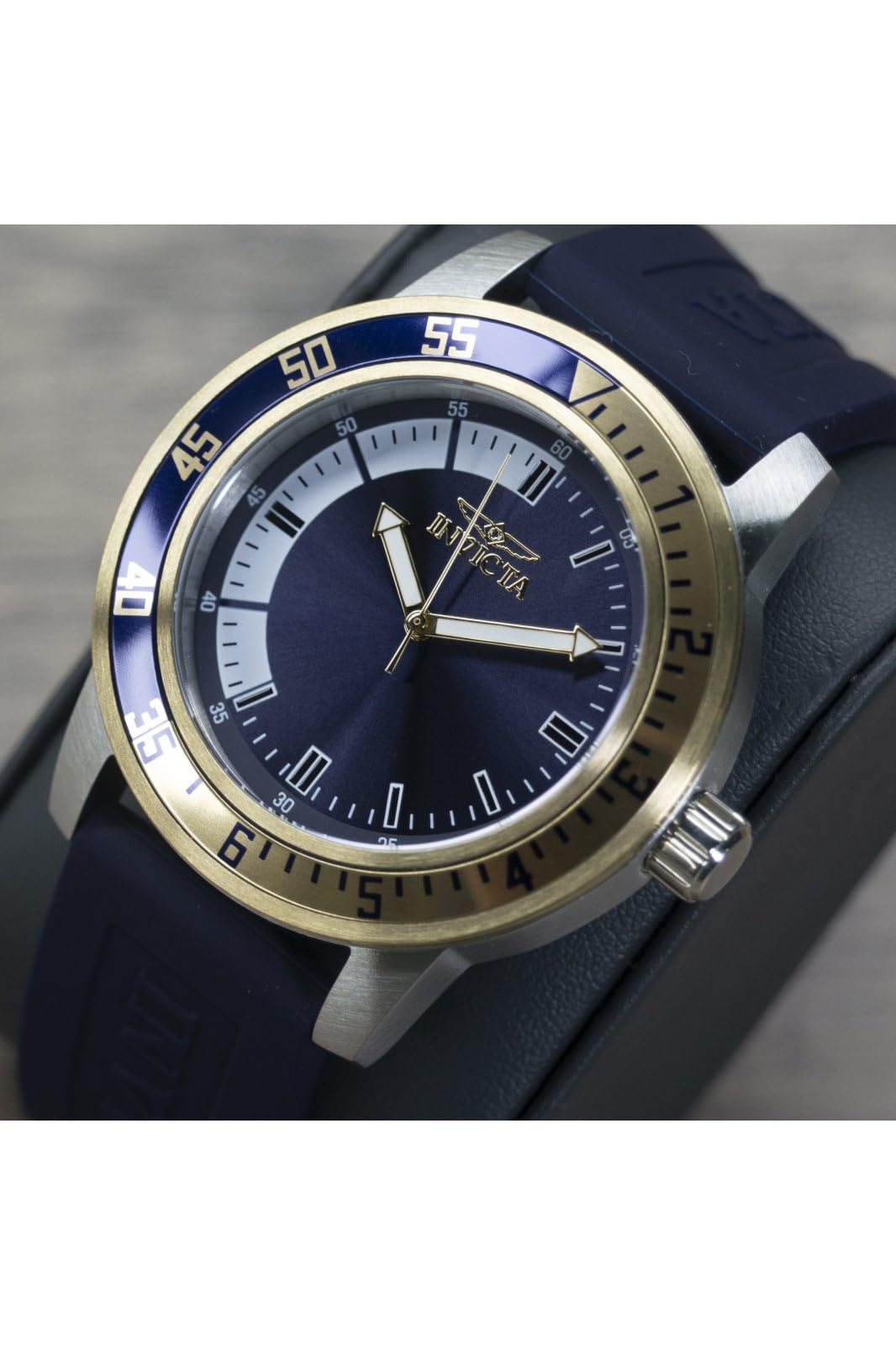 Invicta Men's Specialty Silicone Quartz Watch