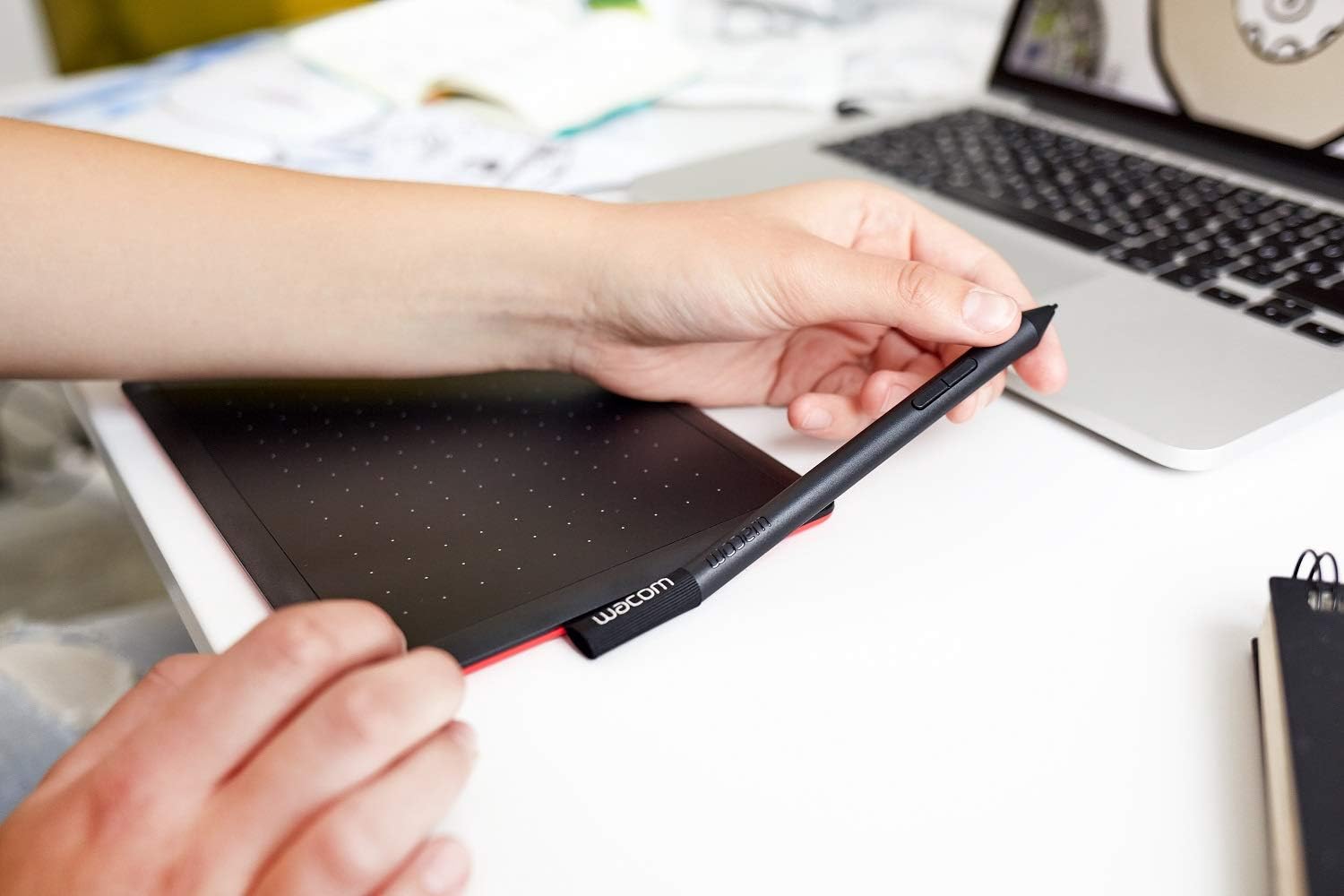 Wacom CTL472K1A One by Wacom Graphic Drawing Tablet for Beginners, Small: Computers & Accessories
