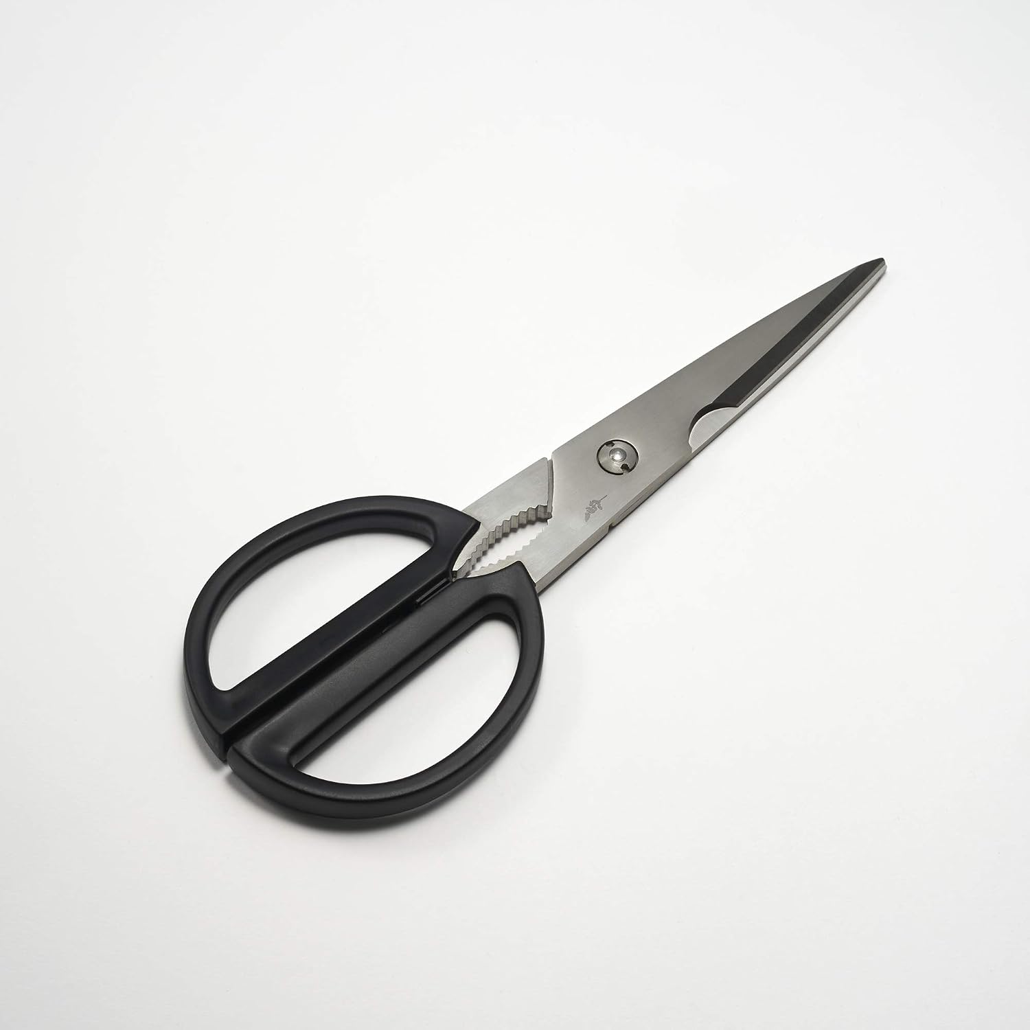 KAI Michel Bras Japanese Kitchen Scissors large, black with a total length of 23 cm, blade 14 cm - Image 3