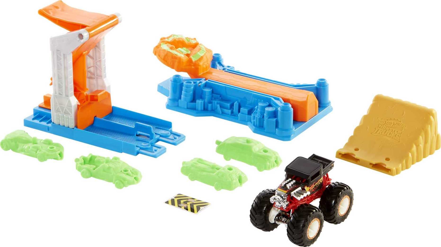 Hot Wheels Monster Trucks Launch & Bash Play Set with Launcher, 4 Crushed Cars, 1 1:64 Scale Monster Truck, Gift for Kids Ages 4- 8 Years Old - GVK08