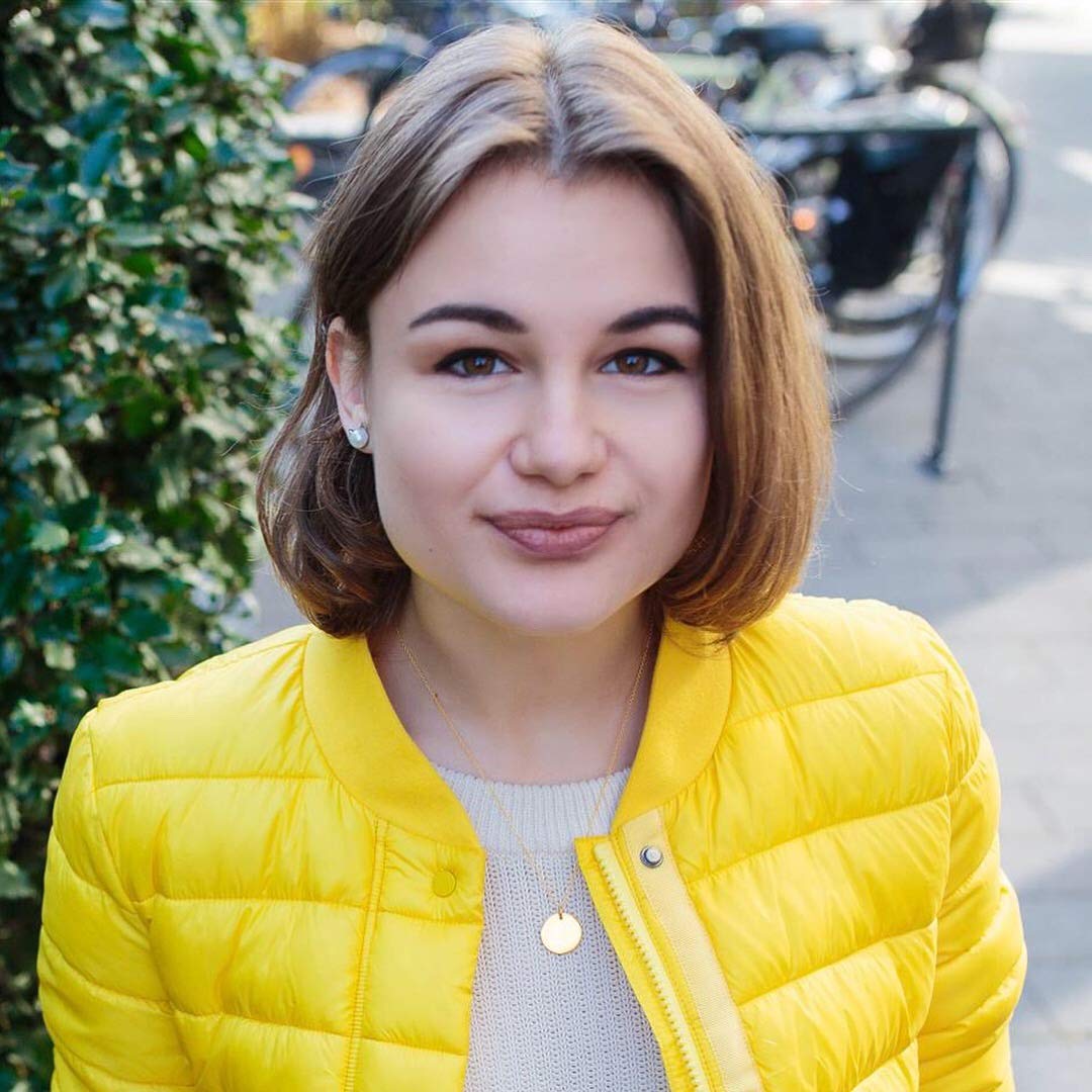 Premium Damen Kette mit Plättchen - JE T\'AIME mit 18k Gold vergoldet, Frauen Halskette mit rundem Anhänger, Plättchenkette, Goldkette, Ausgefallenes Geschenk| GRATIS Geschenk! (Gold (Weiße Box))