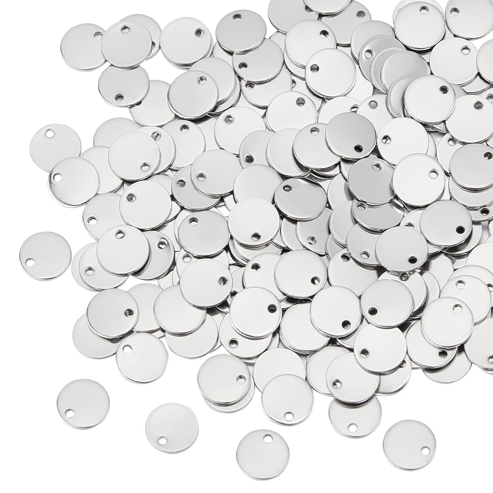 UNICRAFTALE 200pcs 304 Stainless Steel Pendants 8mm Diameter Flat Round Charms Stamping Blank Tag Charms Metall Charms 1mm Small Hole Charms for Necklace Earring Jewlery Making — image 1