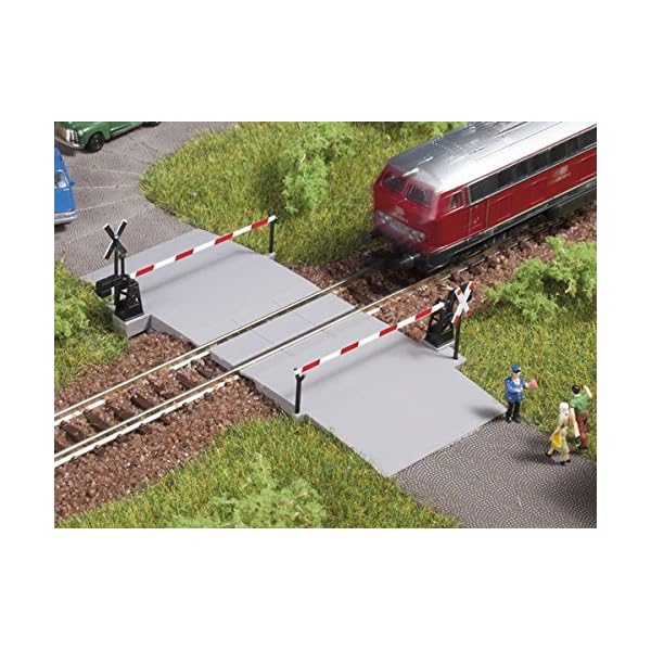 Auhagen 44637 44637-Beschrankter Bahnübergang, Modelleisenbahn Zubehör, bunt