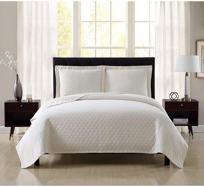 1 Piece Glam Style Off White Matelasse Coverlet Queen Size