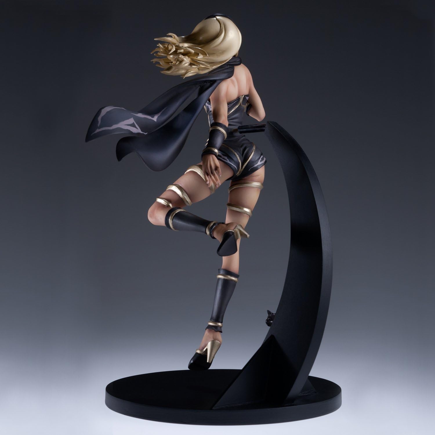 gravity rush statue
