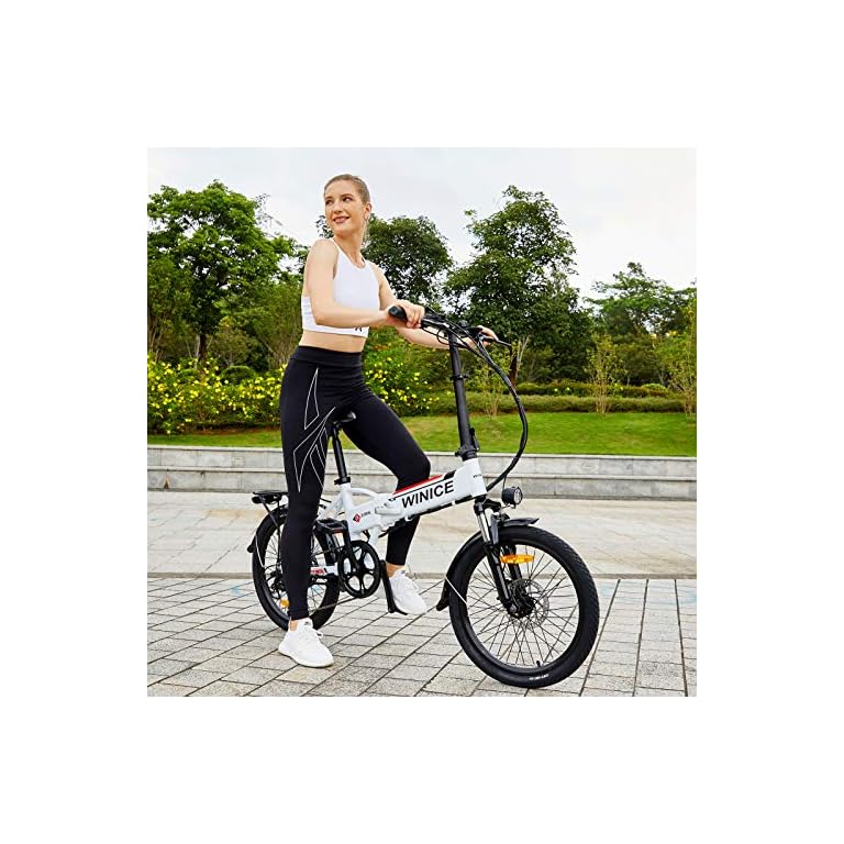 foto particolari con biciclette e strumenti musicali