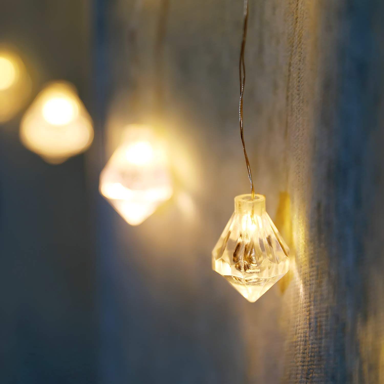 Linkind Copper Wire Fairy String Lights, Curtain Light with Diamond Shape Pendants, 8mode Wall Decorations, Power Supply Low Voltage Safe led Lights.