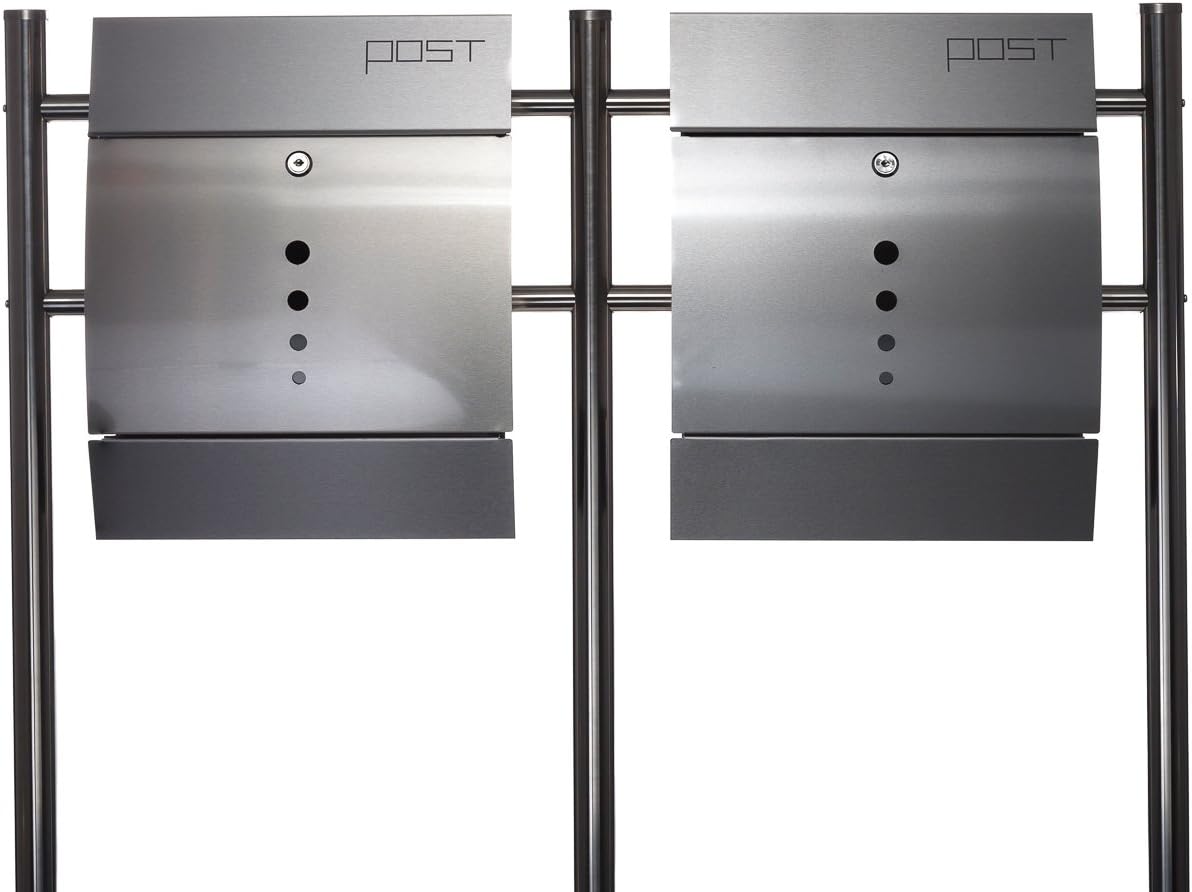 Sarah B Design Doppel Briefkastenständer Set (Ständer und 2 Briefkästen mit Zeitungsfach) Edelstahl 120 cm hoch in Silber.HPB38254 + HPB078-N1 Rostfrei