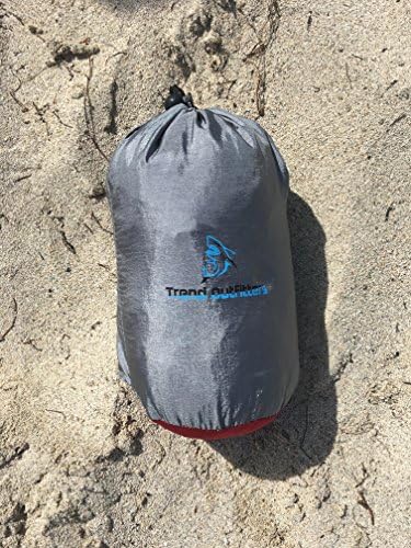 SAND FREE AND WATERPROOF BEACH/OUTDOOR/PICNIC BLANKET LARGE 7'X9' INCLUDES 4 SAND POCKET AND A BONUS POCKET. PERFECT FOR CAMPING AND HIKING DURABLE LIGTHWEIGTH AND QUICK DRYING MAT