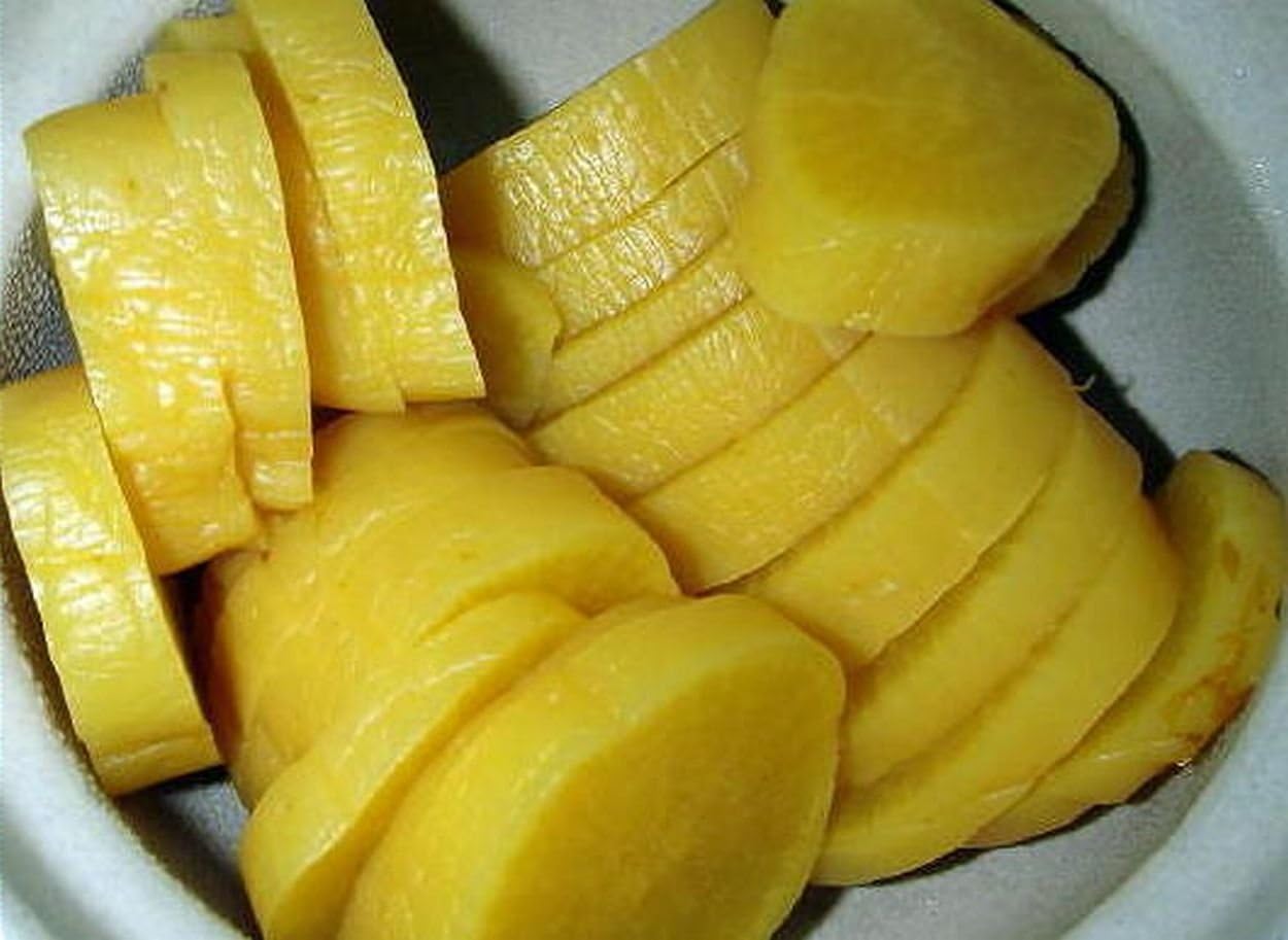 Pickled radish pickles (bran pickles) (half one) Fukuoka production