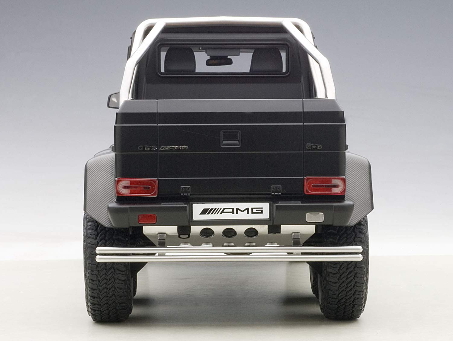 Amazoncom Mercedes G63 Amg 6x6 Black 118 By Autoart 76302