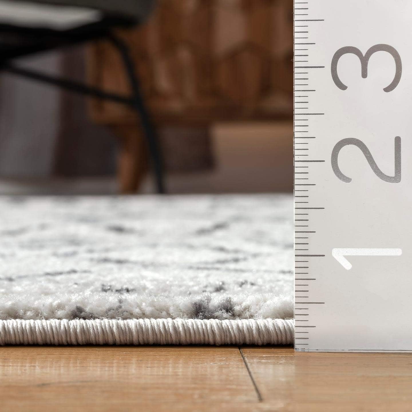 nuLOOM Moroccan Blythe Area Rug, 5' x 7' 5", Grey/Off-white: Furniture & Decor