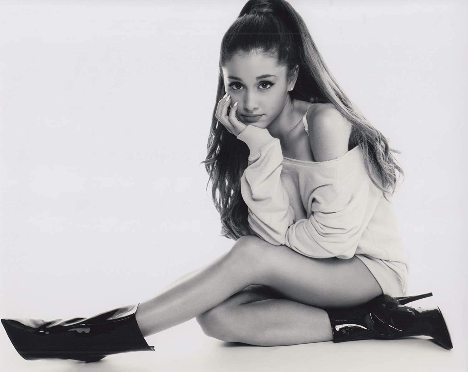 Amazon Co Jp 直輸入 写真 ポスター並みサイズ アリアナ グランデ Ariana Grande サイズ 50 4 X 40 8 Cm おもちゃ