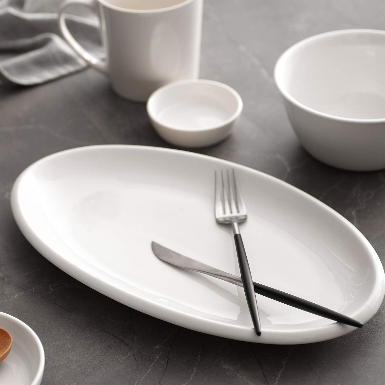  | DOWAN Large Serving Platters - 14 Inches Oval Serving Plates, White Porcelain Platters Oven Safe, Dinner Plates Serving Dishes for Mother's Day, Party, Meat, Appetizers, Dessert, Set of 2, White: Platters