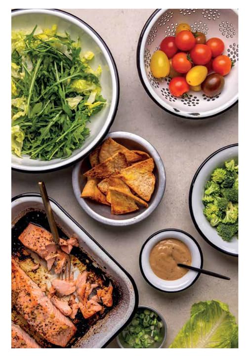 Micro Peas - The Mini Cookbook Series: Salad Formula: Peas Love and Carrots brings you another micro kosher cookbook, featuring 60 recipes that are perfect for everyday, shabbos, and holiday cooking!