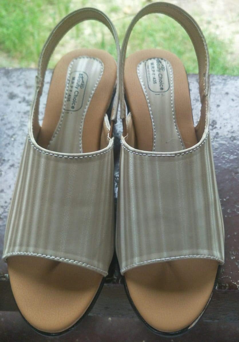 plastic chappal ladies