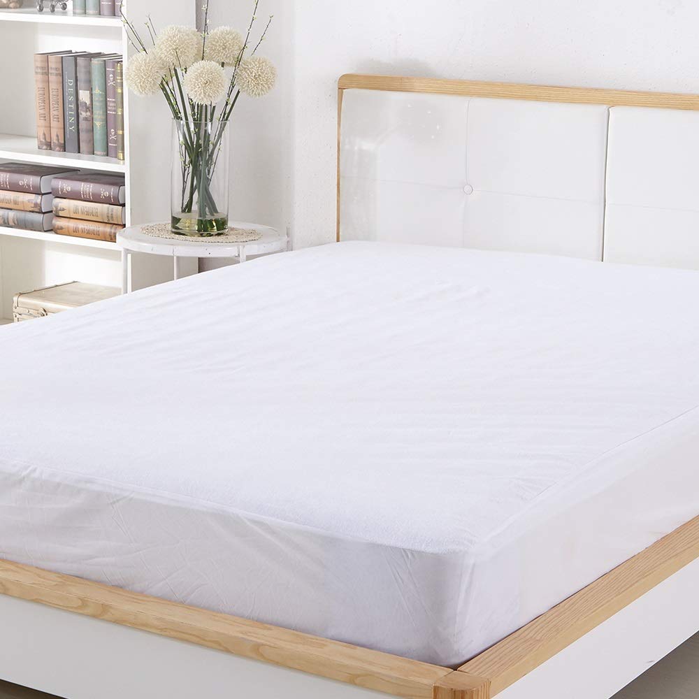 COMFORTNIGHTS "ComfortShield” Corovin Double Waterproof Mattress Protector - "Get superior protection” for your mattress measuring 135 x 190 x 30 cms."