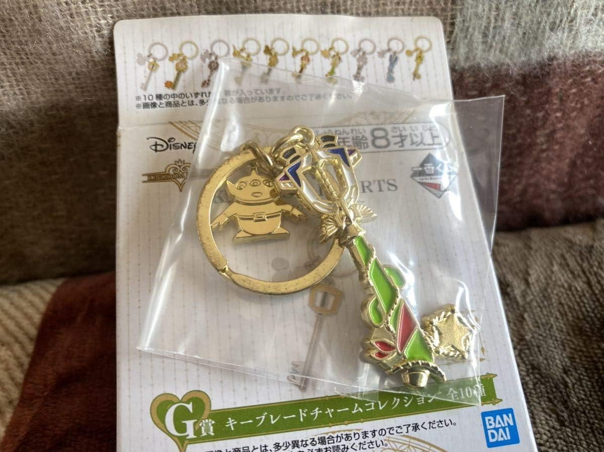 Amazon キングダムハーツ Kingdom Hearts 一番くじ Disney G 賞 キーブレード チャーム トイストーリー リトル グリーン メン A アニメ 萌えグッズ 通販