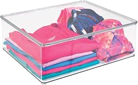 mDesign Cajas para guardar ropa apilables y con tapa – Prácticas cajas de almacenaje para armarios – Cajas de plástico para ropa 