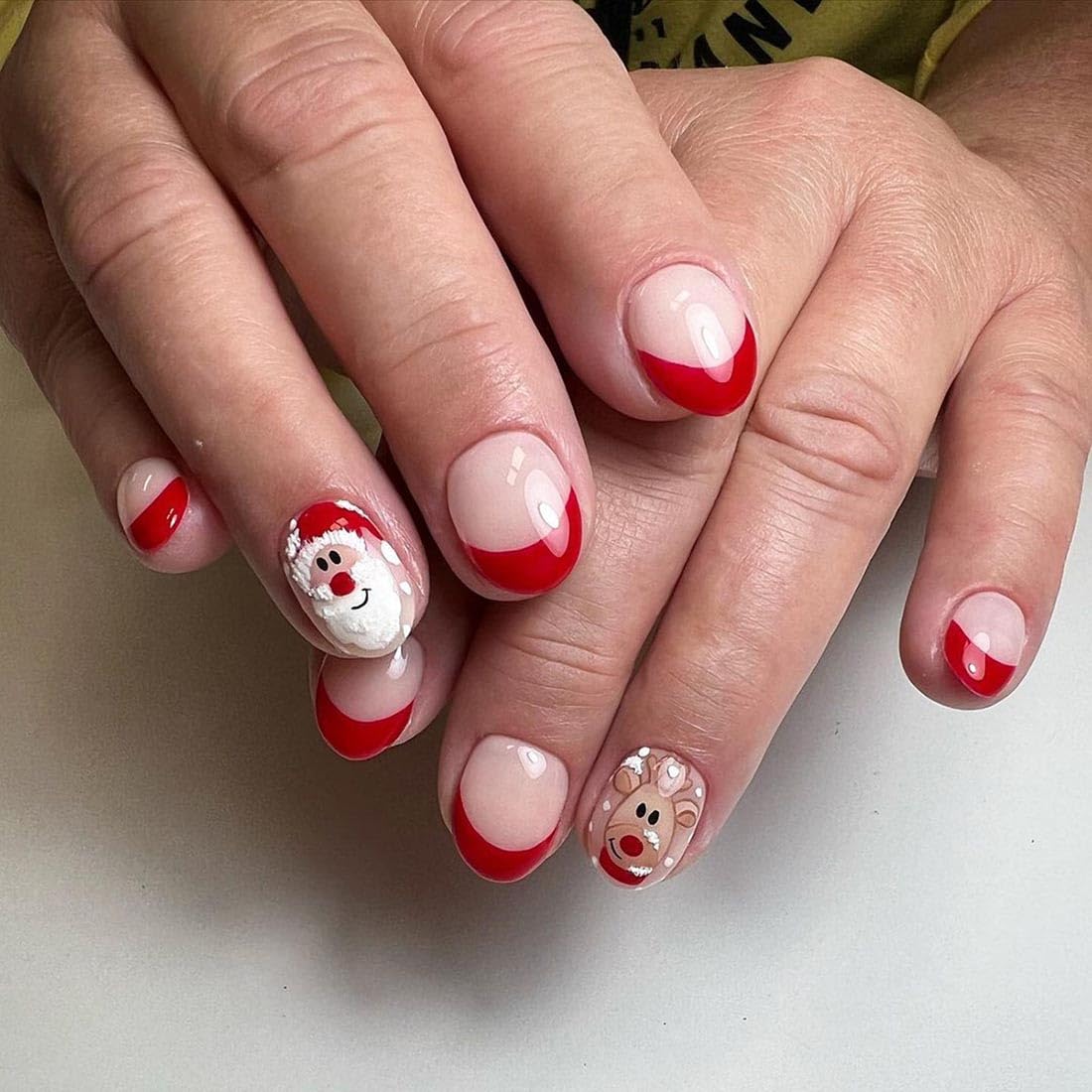 Prosy 24pcs Christmas Nails Short Oval Fake Nails Red Elk Forest Snowflakes Crutch False Nails Snowman Press on Nails for Women and Girls (Red A)