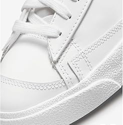 Nike Women's Basketball Shoe, White/White, 6
