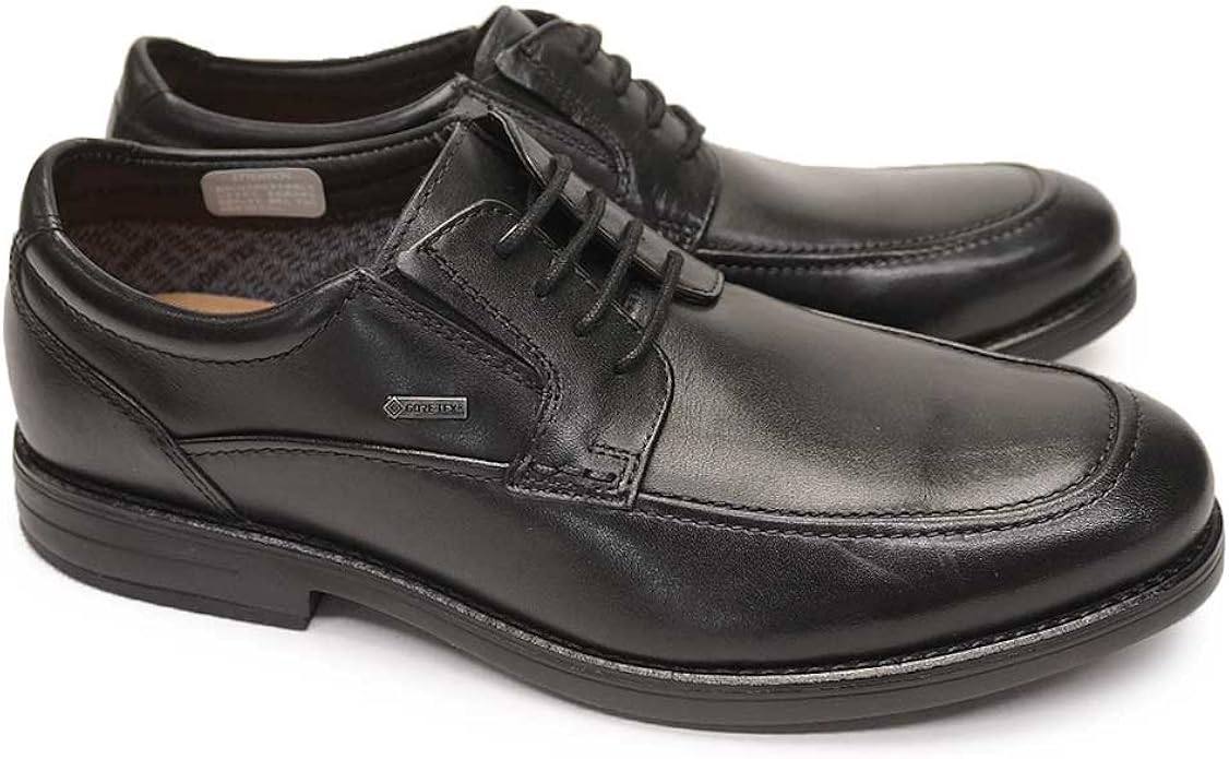 clarks breathable shoes