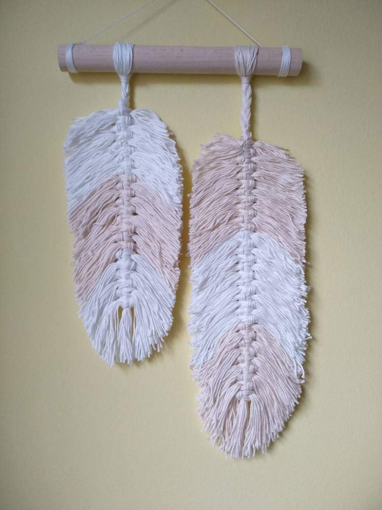 Macrame Macrame feather leaf with hanging loop