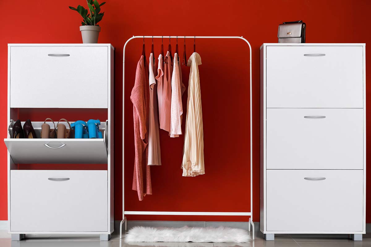 Zapatero de madera con 3 puertas, marca Deuba