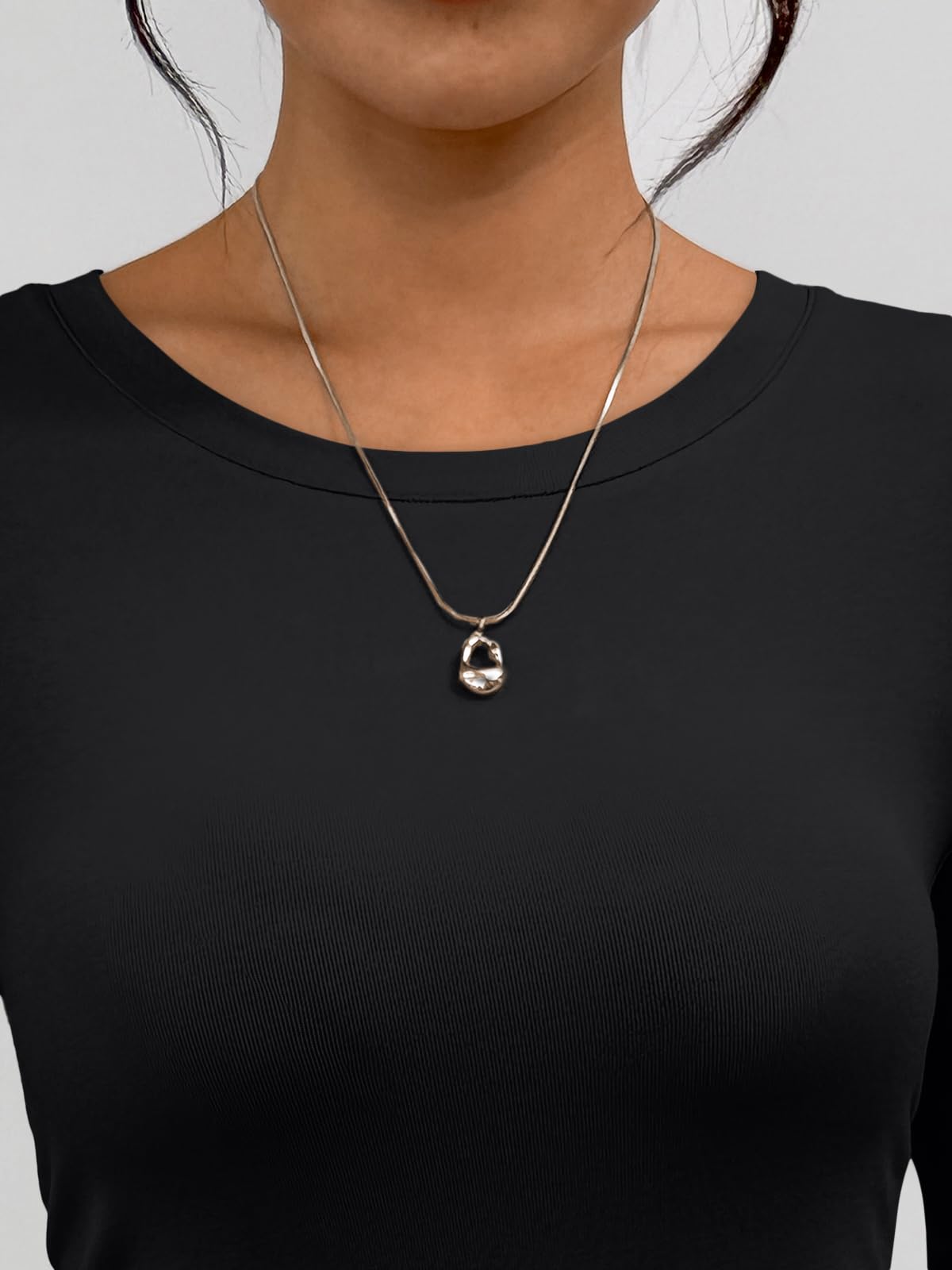 Trendy Queen Womens Long Sleeve T-Shirts Basic Crop Tops 2025 Fall Fashion Outfits Going Out Winter Clothes