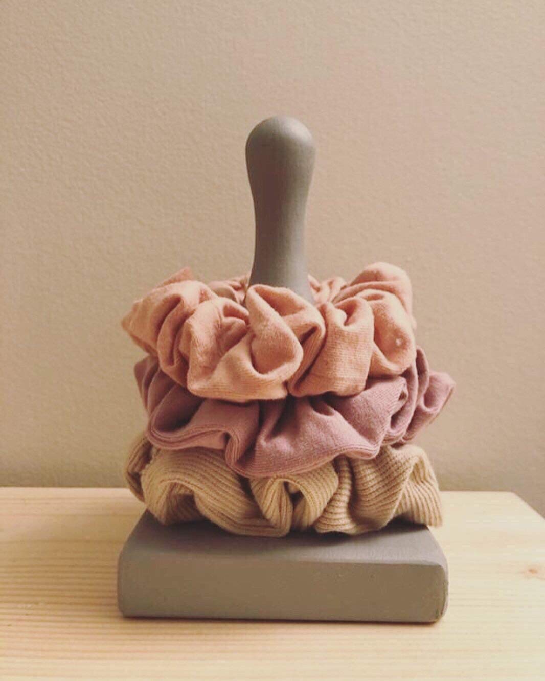 Amazon Com Pearl Hair Clips Scrunchie Holder Scrunchie
