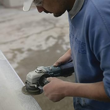 Makita 9565CV featured image 4