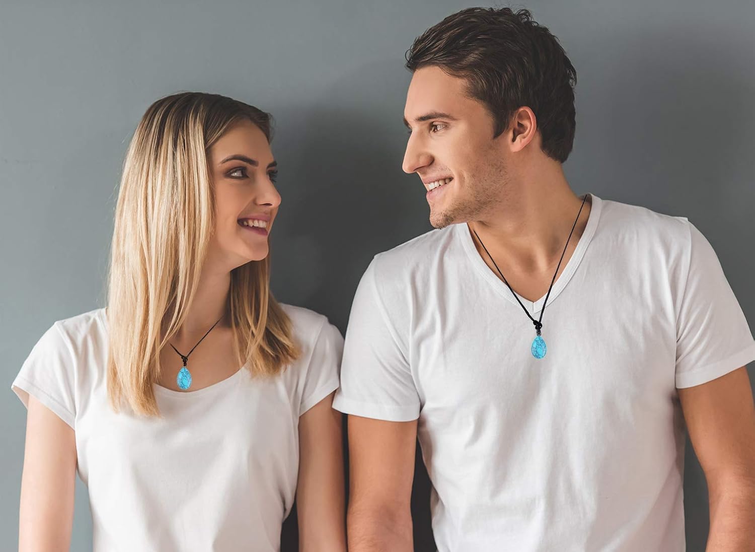 трое людей романтично. как завоевать внимание парня если он занят?. мужчина который понял женщину. девушка уходит от мужчины. как понять что овен влюбился.