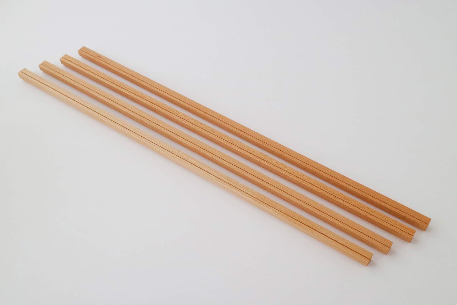 Amazon Co Jp ポストカードラック ポスレイト ビーチ無垢材 画鋲で簡単取り付け カメラ