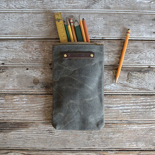The Scribbler Pouch in Moss