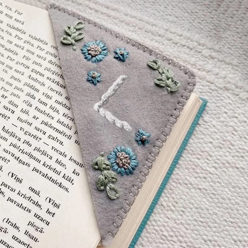 Litthing Hand Embroidered Corner Bookmark, 26 Letters Personalised Seasons Felt Triangle Bookmarks Gifts for Book Lovers Men Women