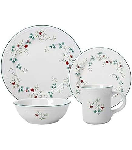 Set Da 3 Pezzi Per Bambini Pfaltzgraff Winterberry, Vassoio In Melamina Con Babbo Natale, Pupazzo Di Neve E Renna, Posate In Acciaio, Lavabile In Lavastoviglie