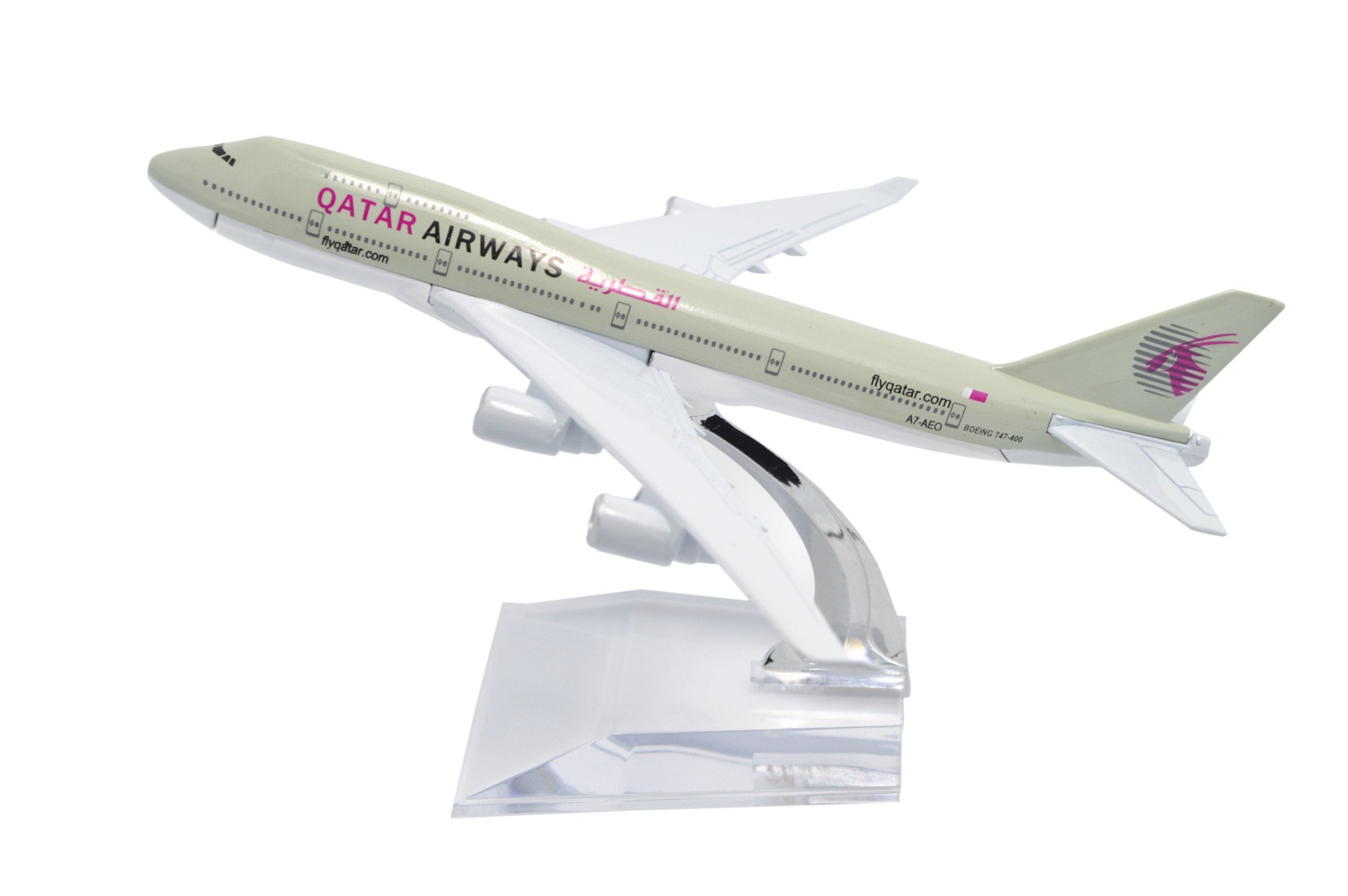 TANG DYNASTY(TM) 1400 16cm B747400 Qatar Airways Plane Metal Airplane
