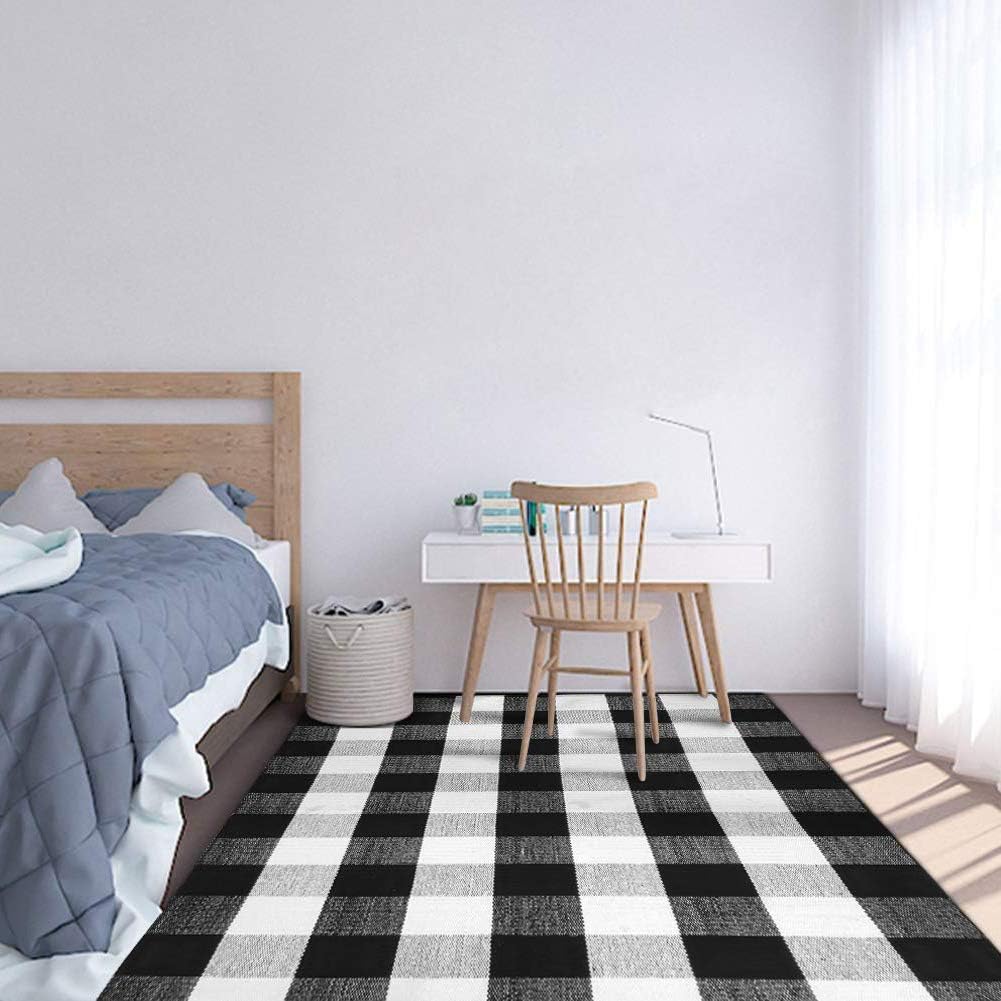 SEEKSEE 100% Cotton Plaid Rugs Black/White Checkered Plaid Rug Hand-Woven Buffalo Checkered Doormat Washable Porch Kitchen Area Rugs, 5.5ft x 7.5ft: Kitchen & Dining