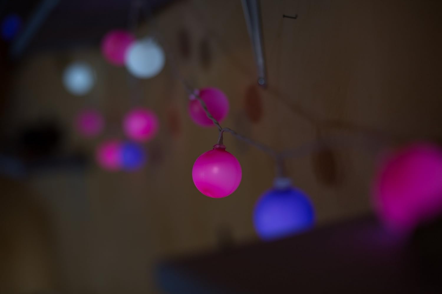 Elume Guirlande Lumineuse Interieure I 30 Boules Multicolores Couleur Rose Blanc Et Violet I Led Blanc Chaud I Longueur De 3m50 I Alimentation Usb I Deco Chambre Enfant Ado Salon Salle De