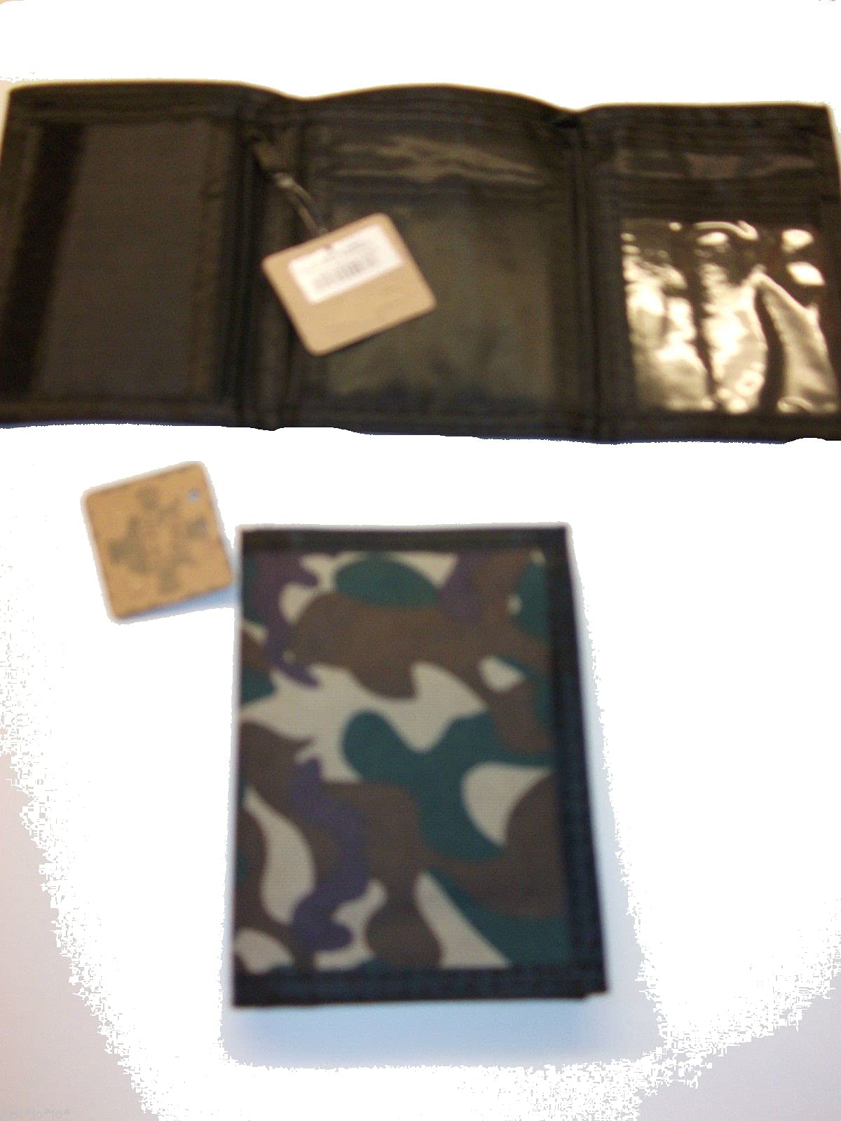 Party Bags 2 Go Camouflage Wallet (One supplied)