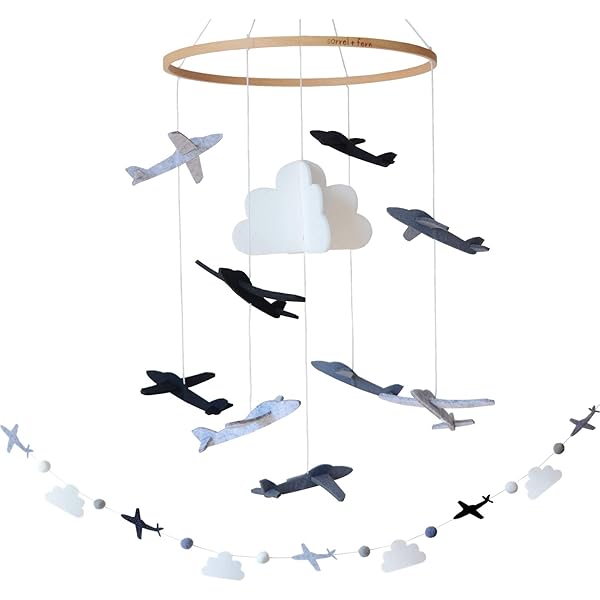 monochrome cot mobile