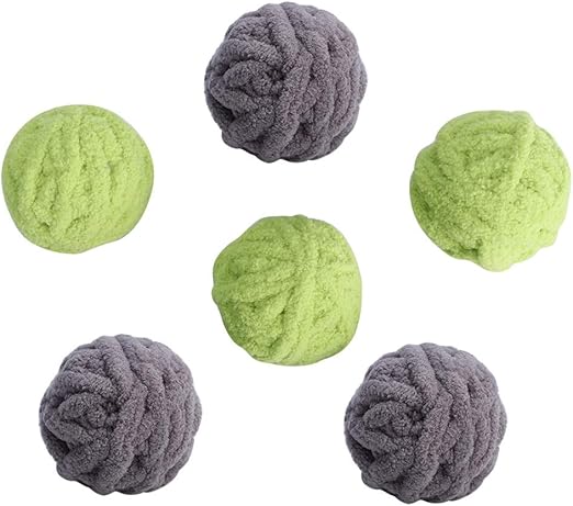 juego de bolitas peludas de colores