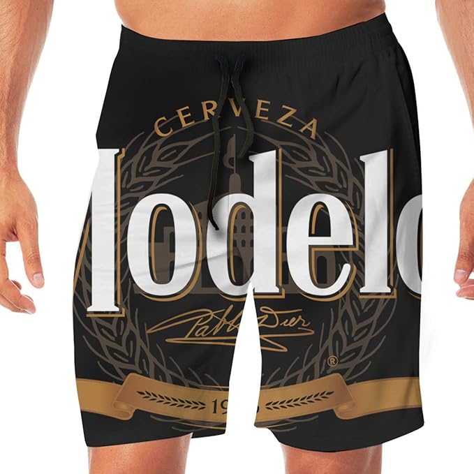 modelo swim trunks