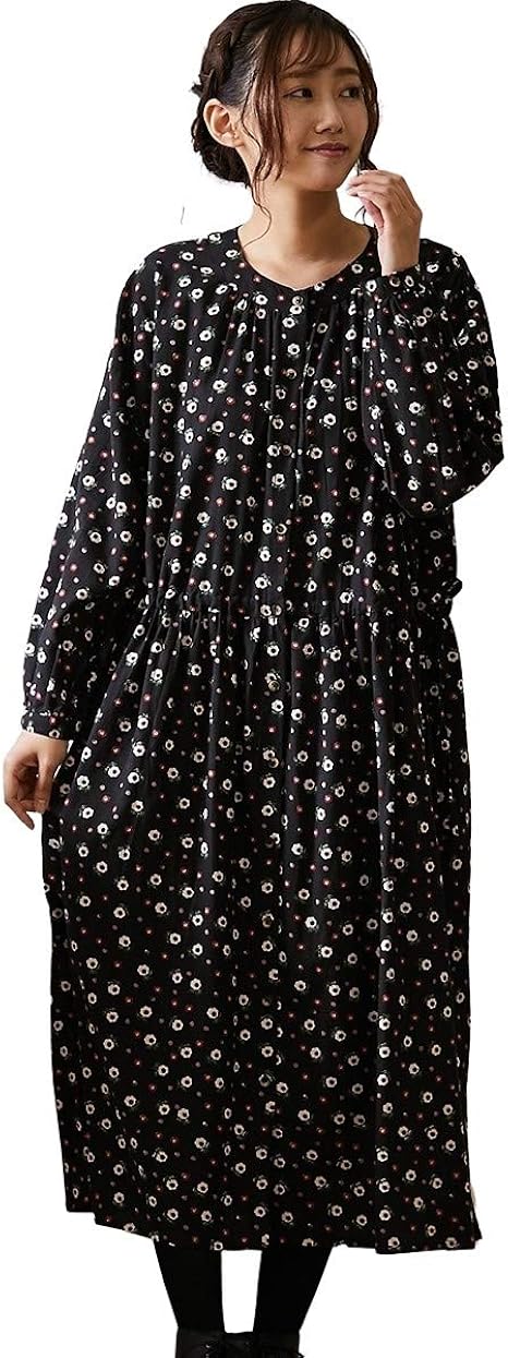 Amazon Co Jp ワンピース Nissen ニッセン ぱっと目をひく花柄ワンピース 黒 M L 服 ファッション小物
