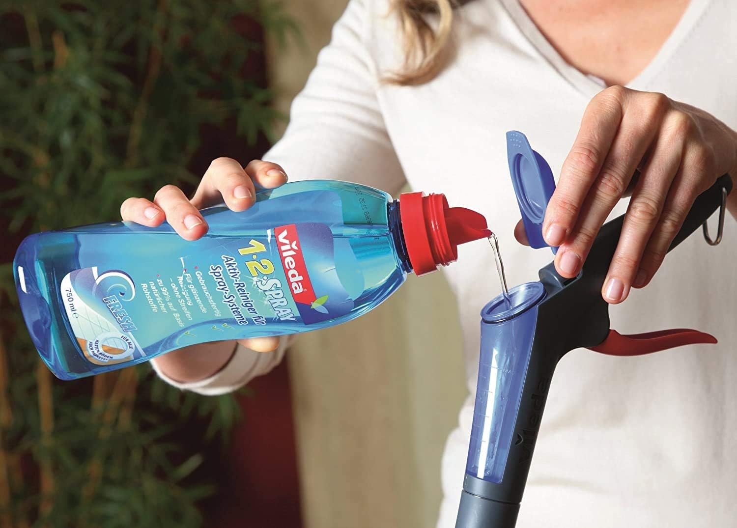 Vileda Floor Cleaning Liquid for 1-2 Spray Mop, 750 ml, 1.5 l (Pack of 1) - Image 4