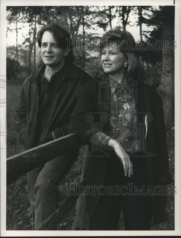 Historic Images - 1990 Press Photo NBC News Anchor Jane Pauley interviews Michael J. Fox