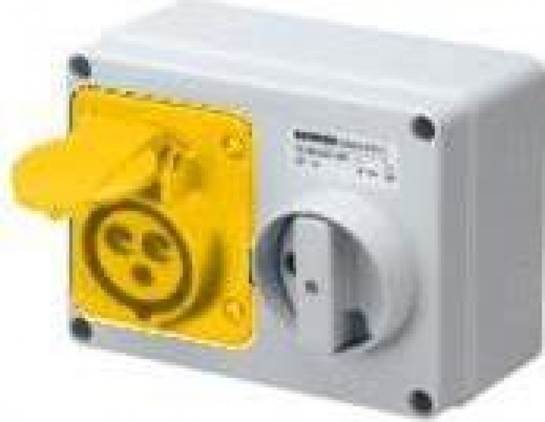 Gewiss GW66001 Horizontal Interlocked Socket Outlet, IP44, 4 Reference, 2P+E Pole, 100V-130V, 16 A, 50 Hz/60 Hz, Yellow