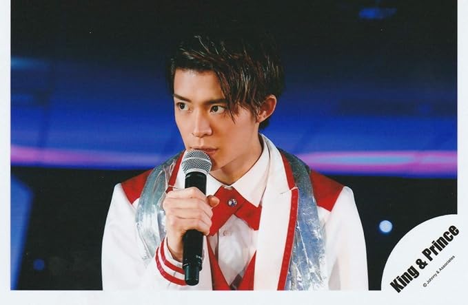 Amazon Co Jp 岸優太 キンプリ 公式生写真 衣装白 赤 マイク持ち 目線若干左 Hobby